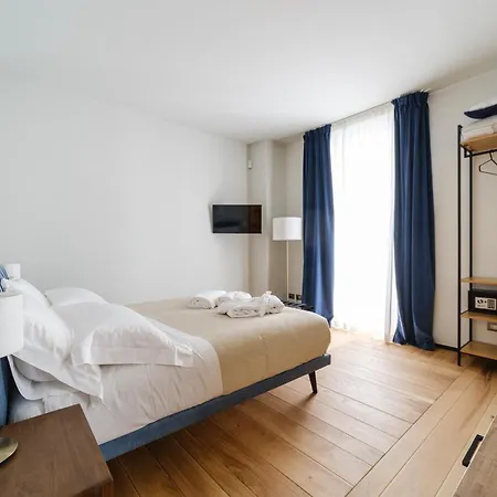 Oda ve Kahvaltı Club64